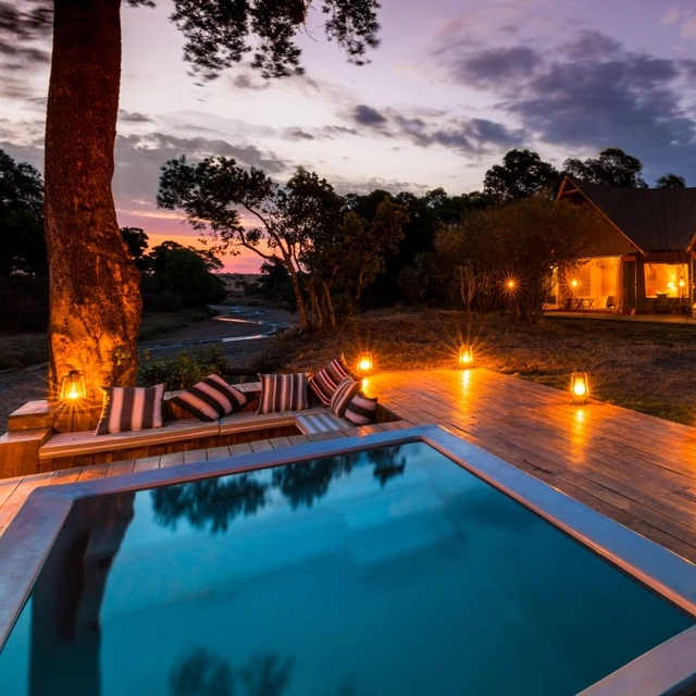 salas-camp-exterior-night-1