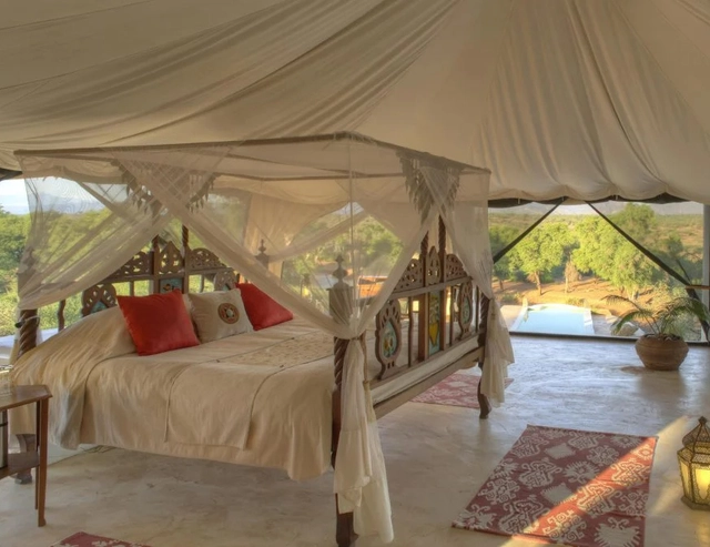 sasaab-bedroom-1200x675-1